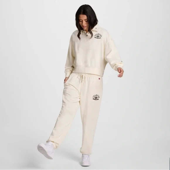 NWT champion Women's Cream Sweatshirt size M - Picture 4 of 6